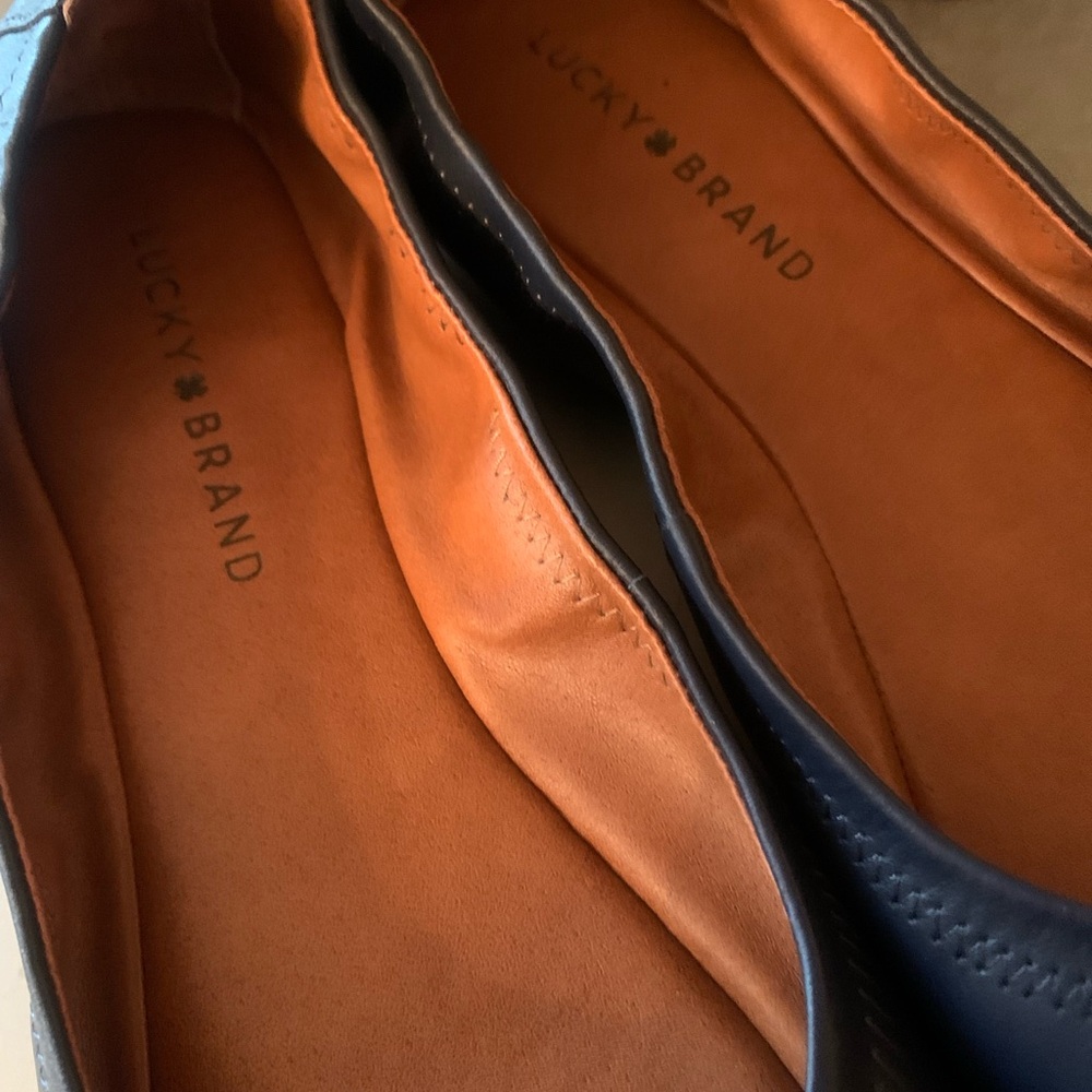 Lucky Brand, LIKE NEW, worn only 1 time, NAVY BLUE, Emmie, Flat shoes. Size 9.5 - Picture 8 of 10